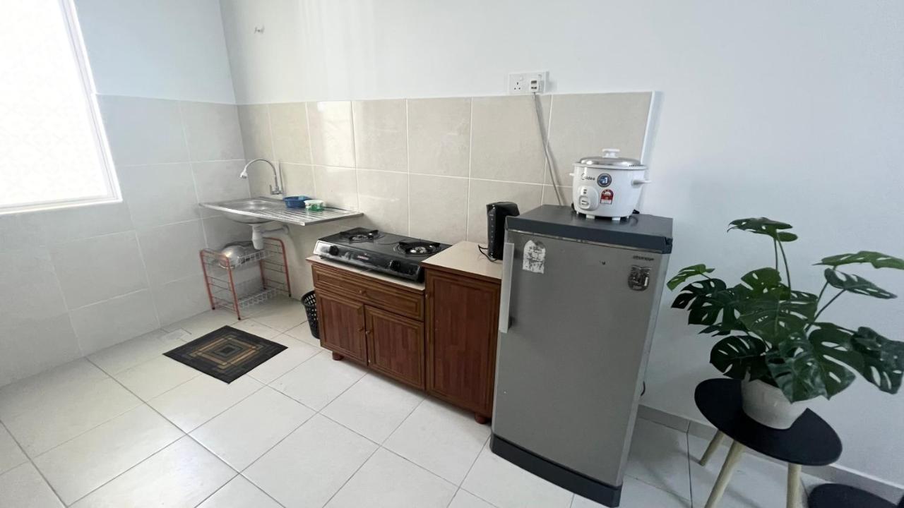 Homestay Near Plaza Tol Bandar Ainsdale Labu Экстерьер фото