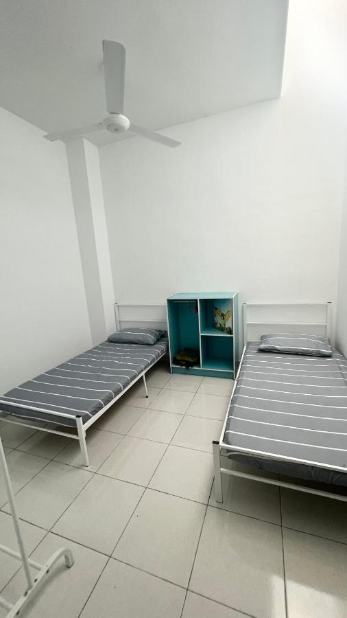 Homestay Near Plaza Tol Bandar Ainsdale Labu Экстерьер фото